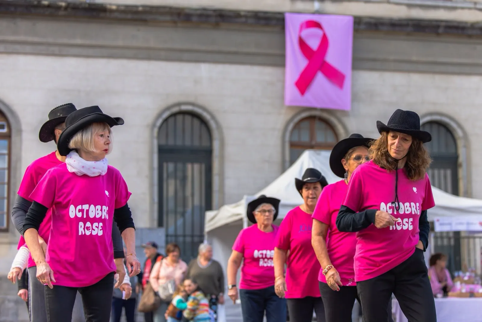 Mazamet se mobilise pour Octobre Rose sur la place Jalabert